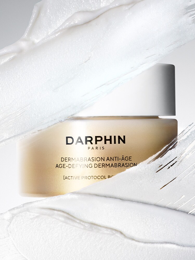 AGE-DEFYING DERMABRASION Instant improvement in pore visibility, radiance & smoothness.